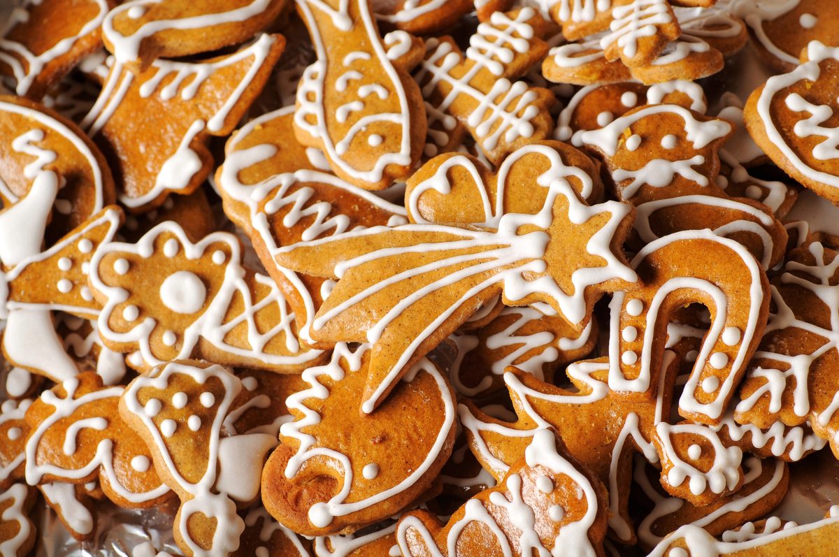 Many iced Czech gingerbread cookies in different shapes