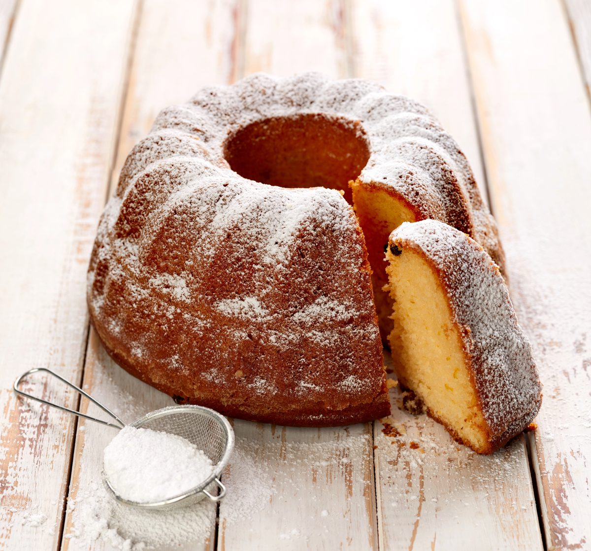 Easter babka yeast cake dusted with powdered sugar