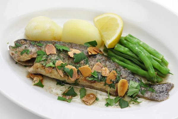 Trout meunière with toasted almonds, boiled potatoes and green beans