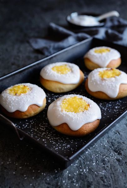 Custard-filled sweet buns with icing