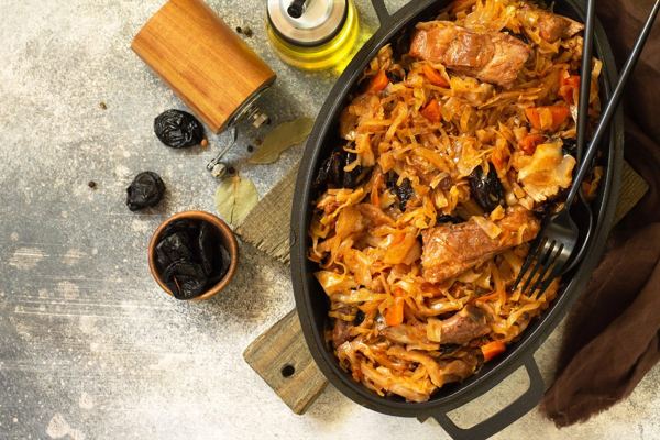 Kiselo zelje s rebrima, Sauerkraut with Smoked Ribs