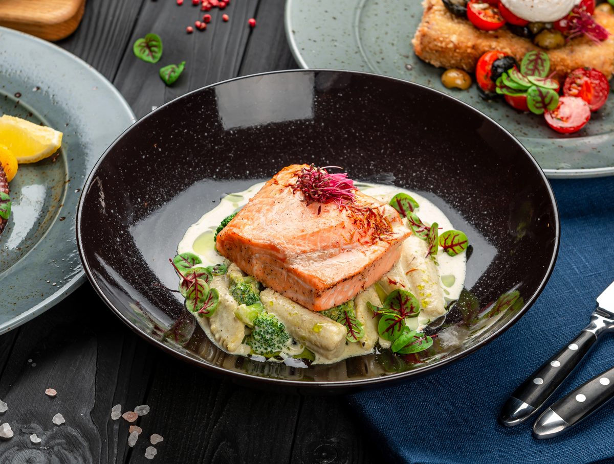 Salmon fillet in creamy sauce