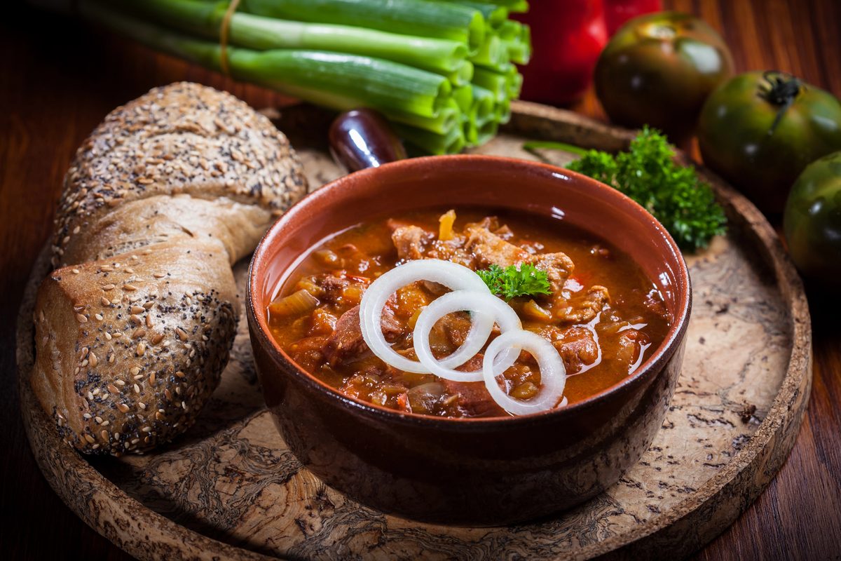Gulyásleves, Hungarian Goulash Soup