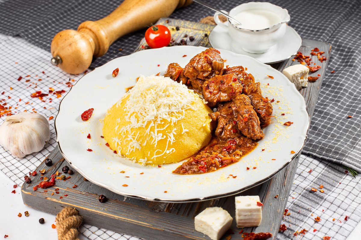 Banosh z brynzoiu, Hutsul Cornmeal with Brynza